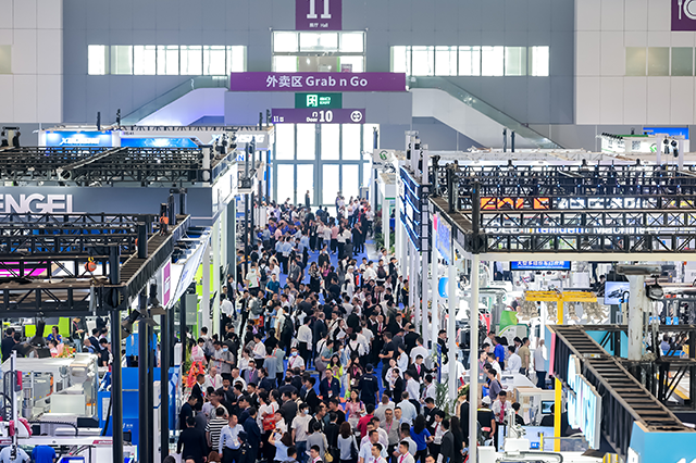 坤乔科技携创新户外游乐系列亮相全球滚塑展，安全耐用设计获海外客户青睐